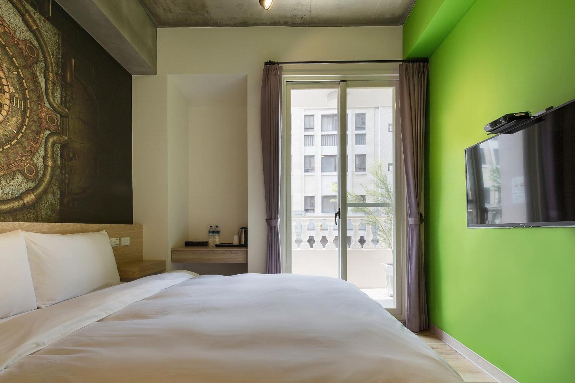 Check Inn Express Taichung Yizhong Exteriör bild