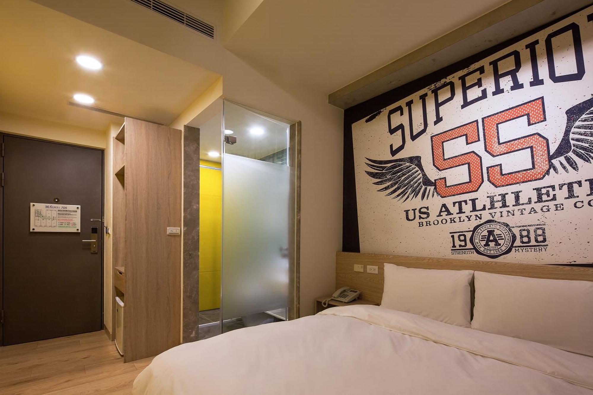 Check Inn Express Taichung Yizhong Exteriör bild