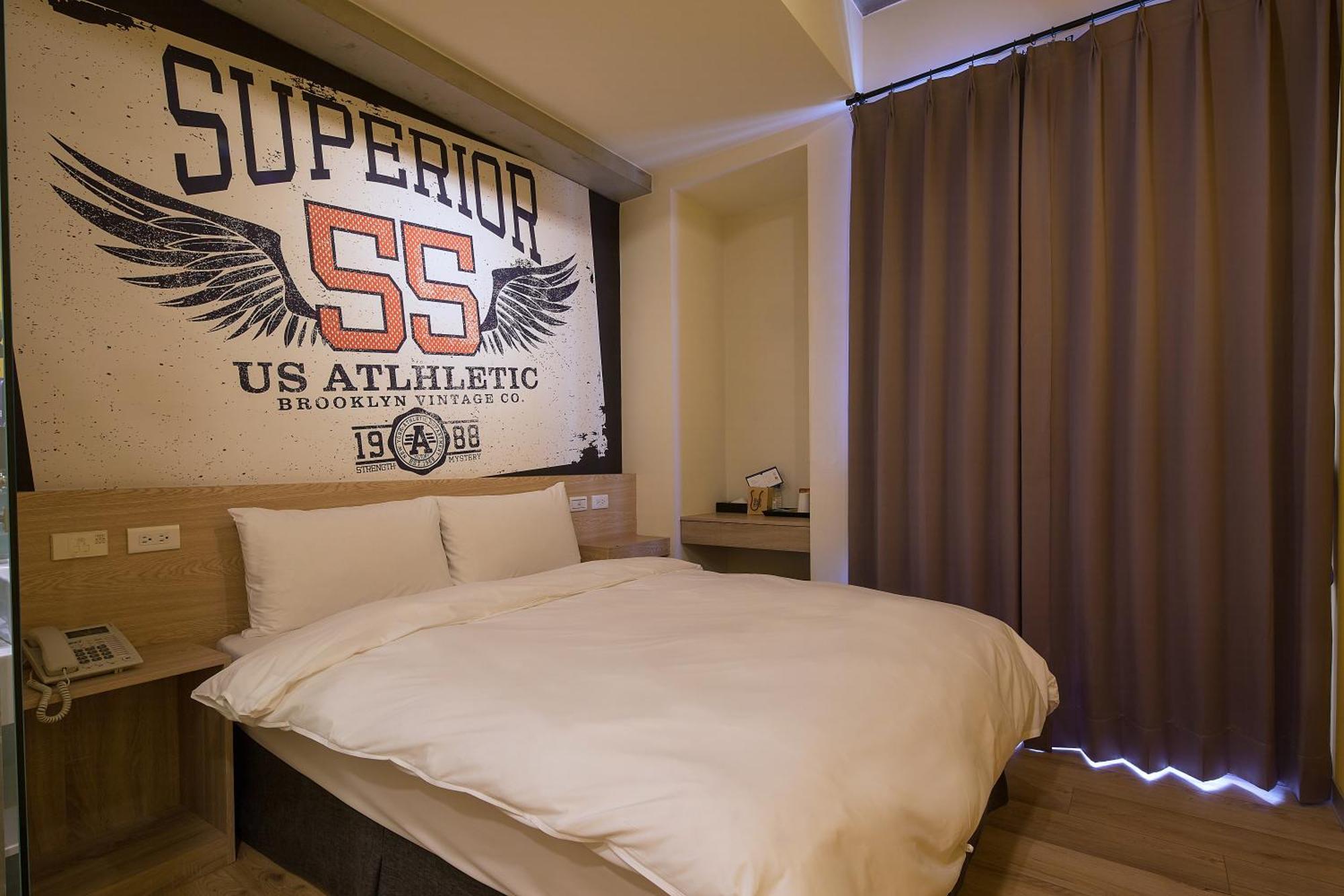 Check Inn Express Taichung Yizhong Exteriör bild