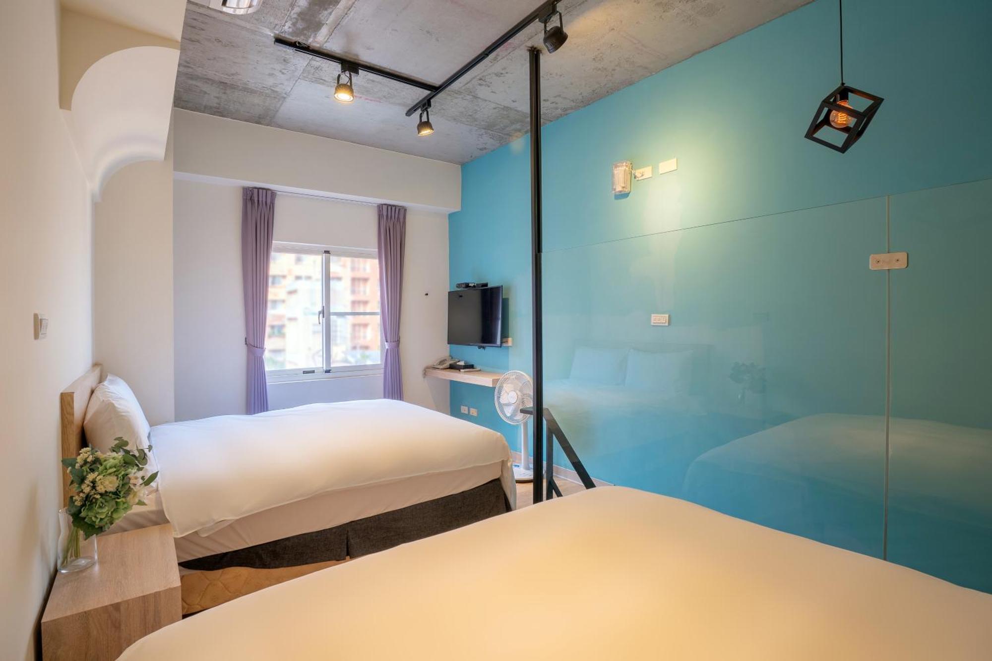 Check Inn Express Taichung Yizhong Exteriör bild