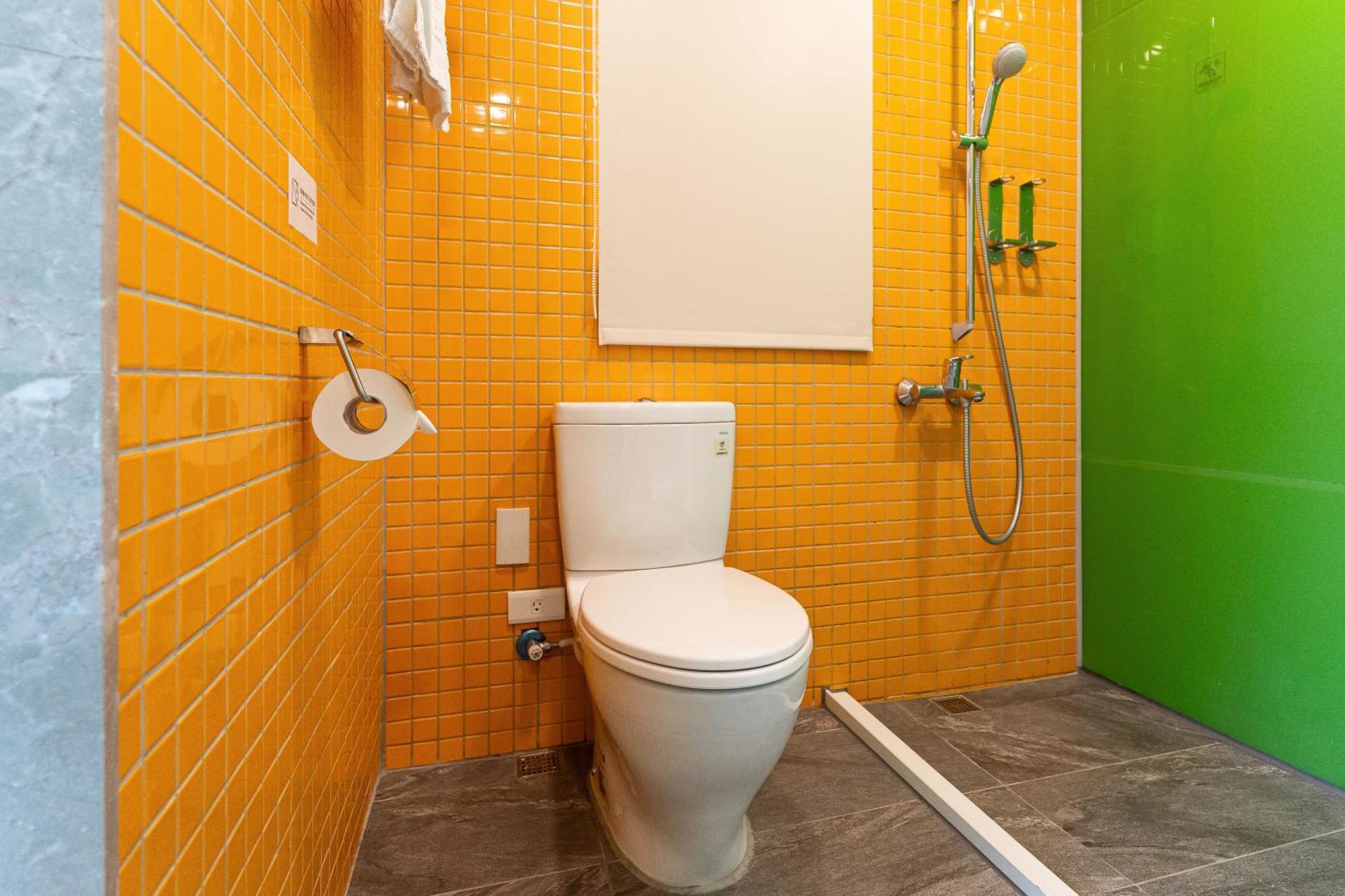 Check Inn Express Taichung Yizhong Exteriör bild